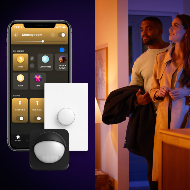Philips Hue Surimu plafondlamp White and Color vierkant klein product in gebruik