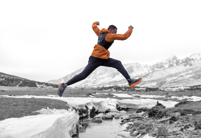 Shokz OpenSwim Pro USB-C Grijs product in gebruik