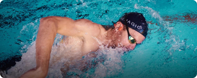 Shokz OpenSwim Pro USB-C Rood product in gebruik