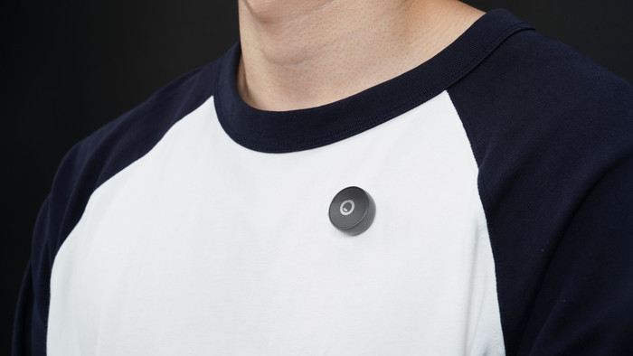 OBSBOT VOX Wireless + Oplaadcase product in gebruik