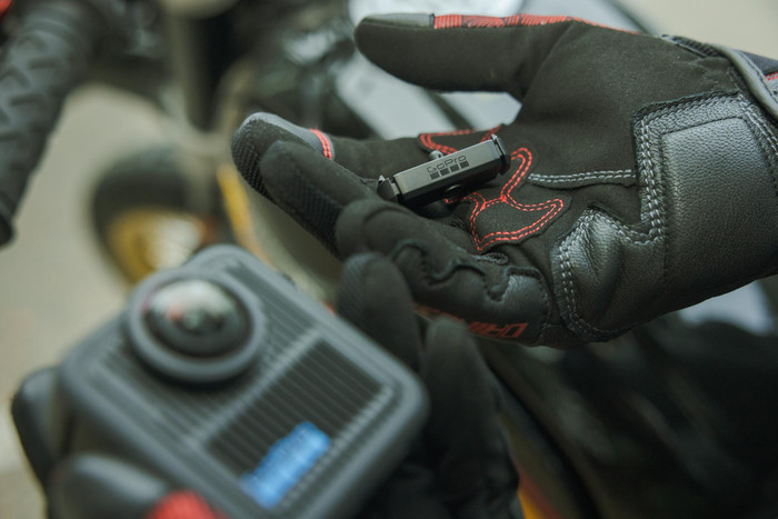 GoPro Magnetic Latch 1/4-20 Mount product in use