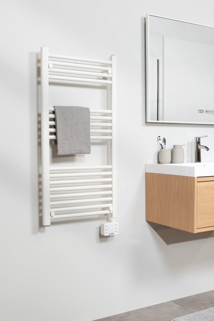 Eurom Sani Bathroom Radiator 800 WiFi White product in use
