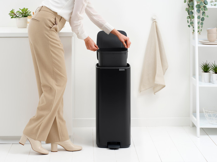 Brabantia Bo Pedal Bin 30L Matte Black product in use