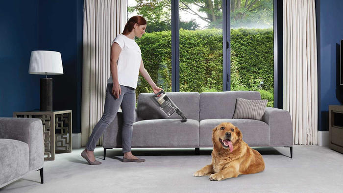 Shark Stratos IZ400EUT product in use