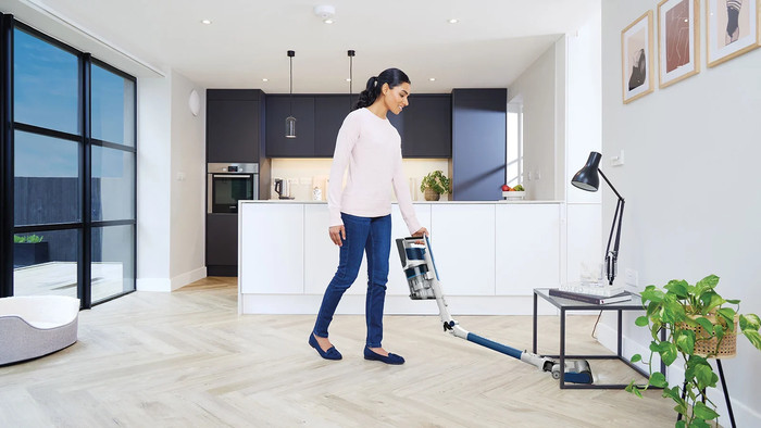 Shark PowerPro IZ380EU product in use