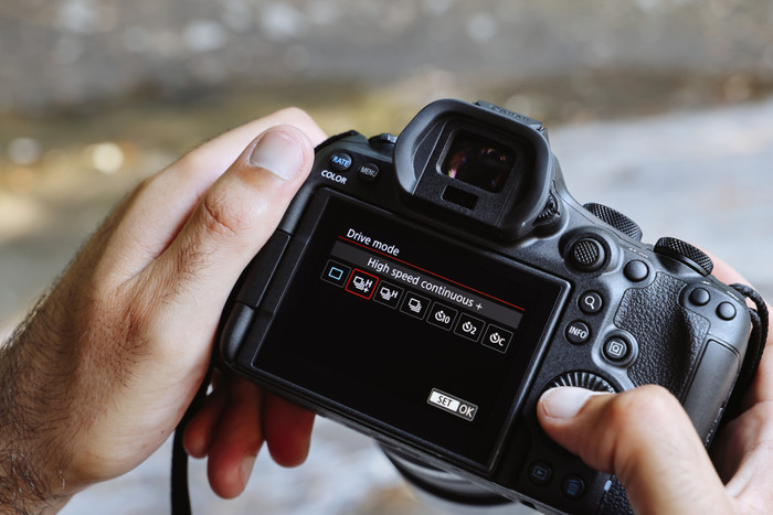 Canon EOS R6 Mark III + RF 24-105mm f/4L IS USM product in use