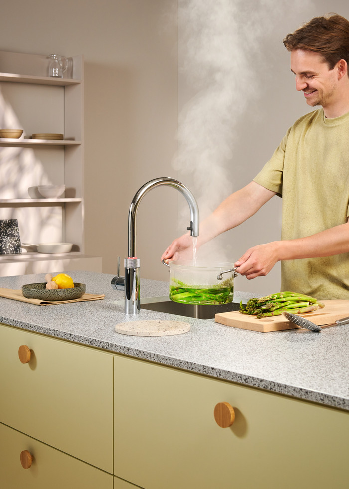 Quooker PRO3 + Quooker Flex Round Chrome product in use