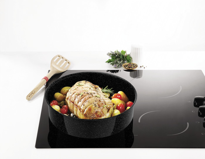 Tefal Ingenio Intens Ceram Cookware Set 9-piece product in use