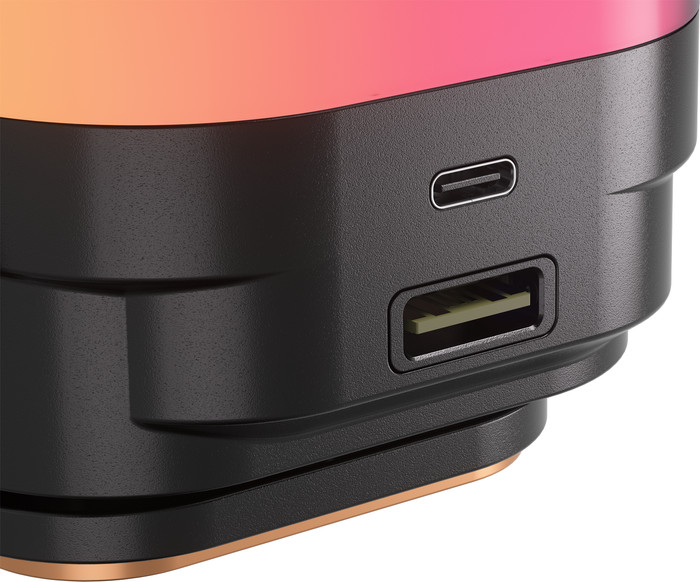 CORSAIR iCUE LINK TITAN 360 RX RGB detail