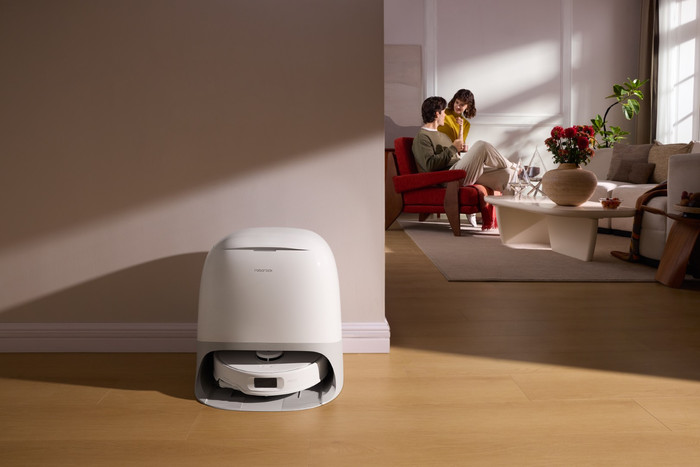 Roborock Qrevo Curv 5A1 White product in use