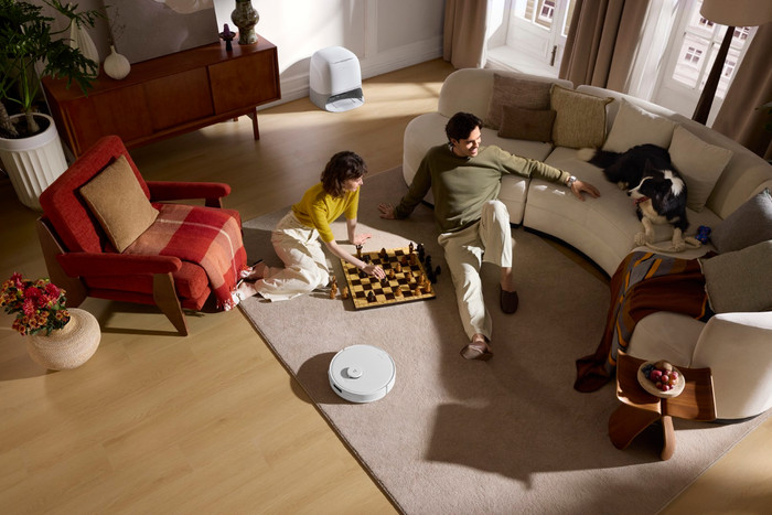 Roborock Qrevo Curv 5A1 White product in use