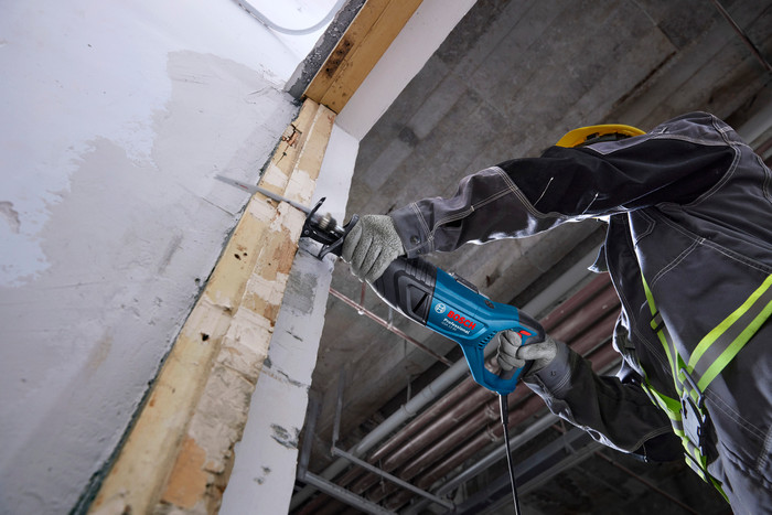 Bosch Professional GSA 12-30 product in gebruik