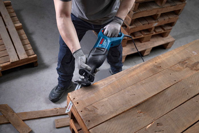 Bosch Professional GSA 12-30 product in gebruik