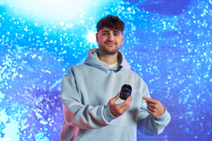 JBL Quantum Stream Studio Wireless USB-C product in gebruik