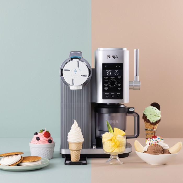 Ninja CREAMi Spin NC701BU product in use