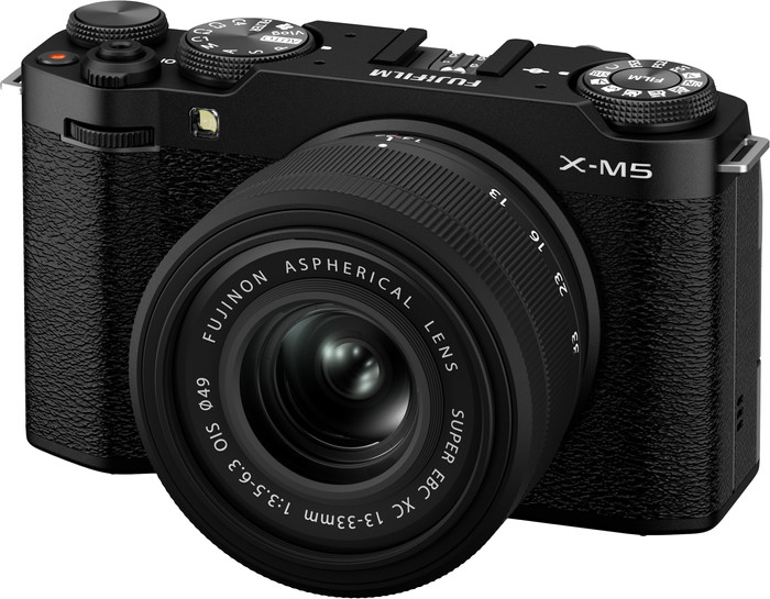 Fujifilm XC 13-33mm f/3.5-6.3 OIS product in use