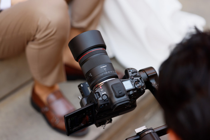 Canon RF 50mm f/1.4L VCM product in use
