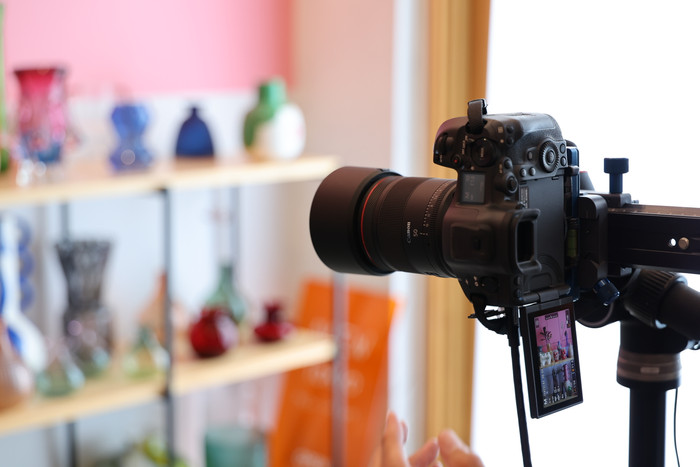 Canon RF 50mm f/1.4L VCM product in use