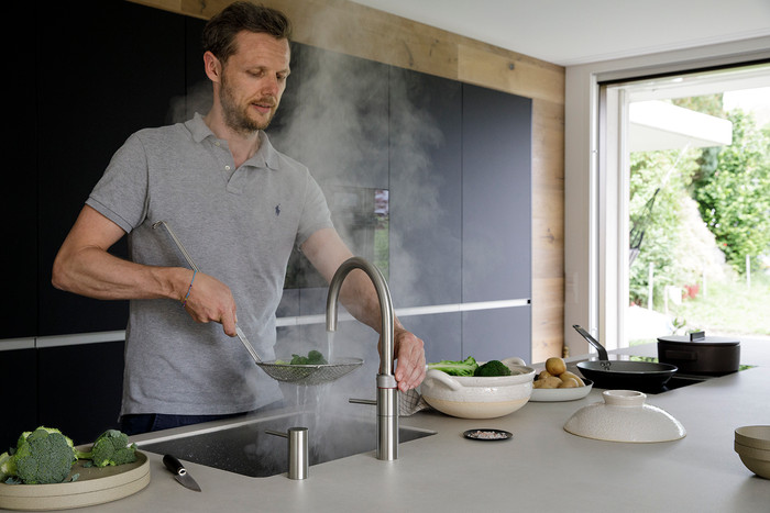 Quooker COMBI+ + Quooker Fusion Square RVS product in gebruik
