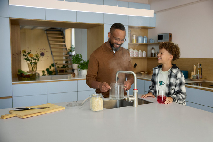 Quooker COMBI + Quooker Flex Square RVS product in gebruik