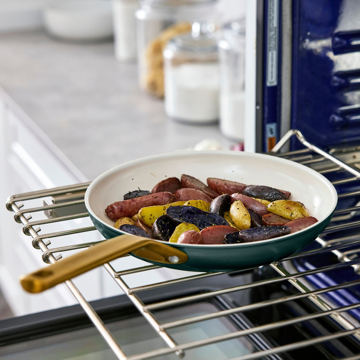 GreenPan Padova pannenset 10-delig Dennengroen product in gebruik