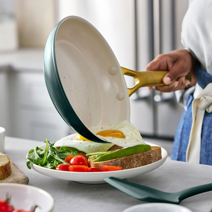 GreenPan Padova pannenset 10-delig Dennengroen product in gebruik