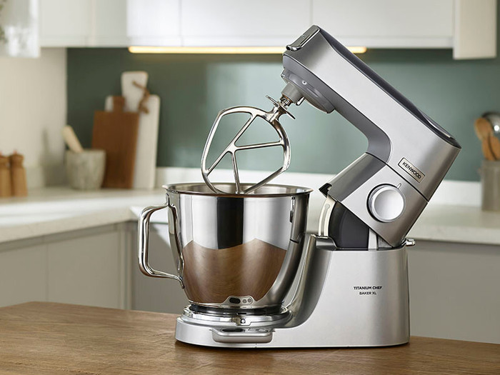 Kenwood Titanium Chef Baker XL Core KVL85.704SI product in gebruik