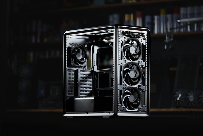 Cooler Master MasterFrame 600 Zwart product in gebruik