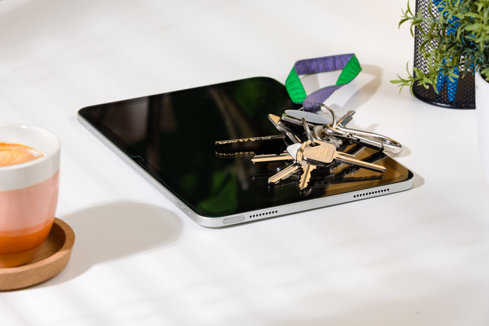 BlueBuilt Apple iPad (2025/2022) Screenprotector product in gebruik