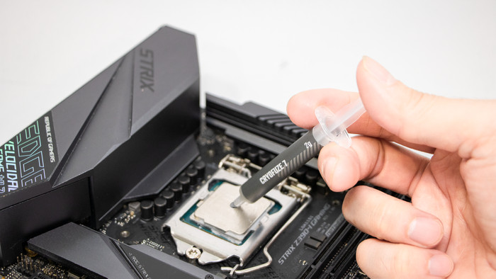 Cooler Master CryoFuze 7 Koelpasta - 4g product in gebruik