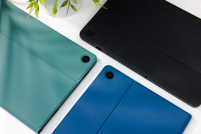 BlueBuilt Samsung Galaxy Tab A9 Plus Book Case Groen product in gebruik