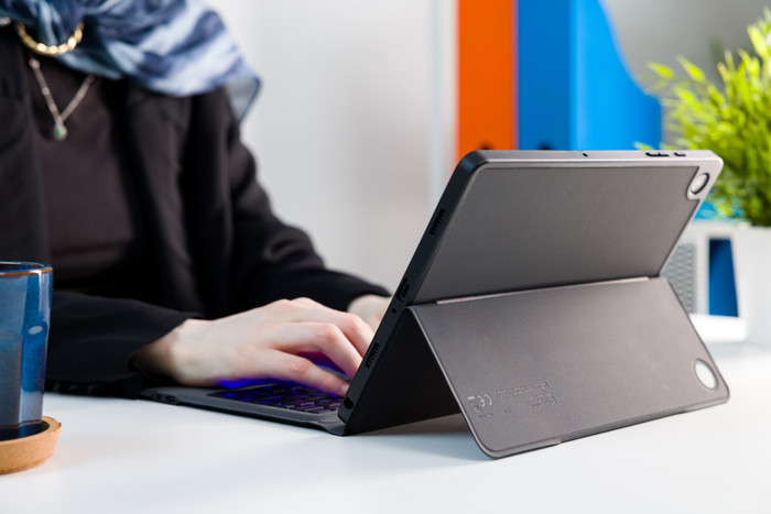 Samsung Galaxy Tab A9 Plus 11 inches 128GB WiFi Silver + BlueBuilt Keyboard Cover QWERTY product in use