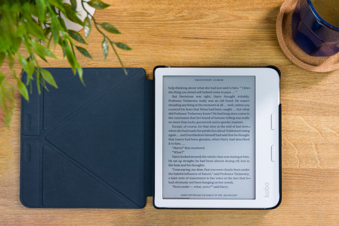 BlueBuilt Kobo Libra Colour Book Case Groen product in gebruik