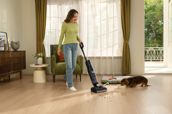 Tineco S7 Stretch product in use