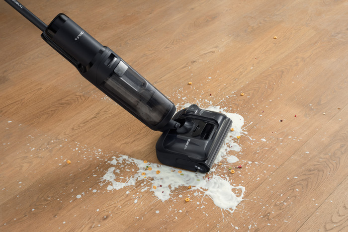 Tineco S7 Stretch product in use