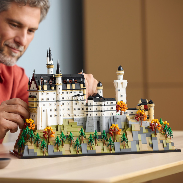 LEGO Architecture Slot Neuschwanstein 21063 product in gebruik