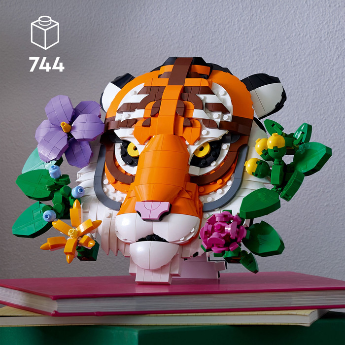 LEGO Art The Fauna Collection Tiger 31217 product in use