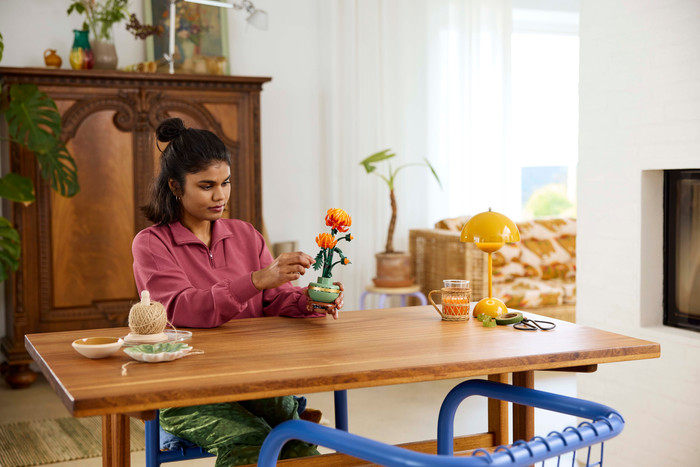 LEGO Botanicals Chrysant 10368 product in gebruik