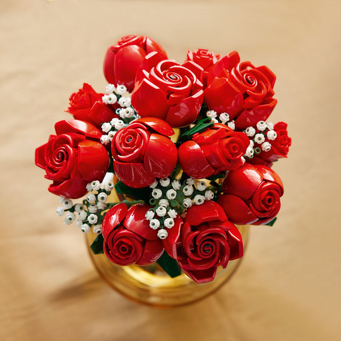 LEGO Botanicals Bouquet of Roses 10328 product in use