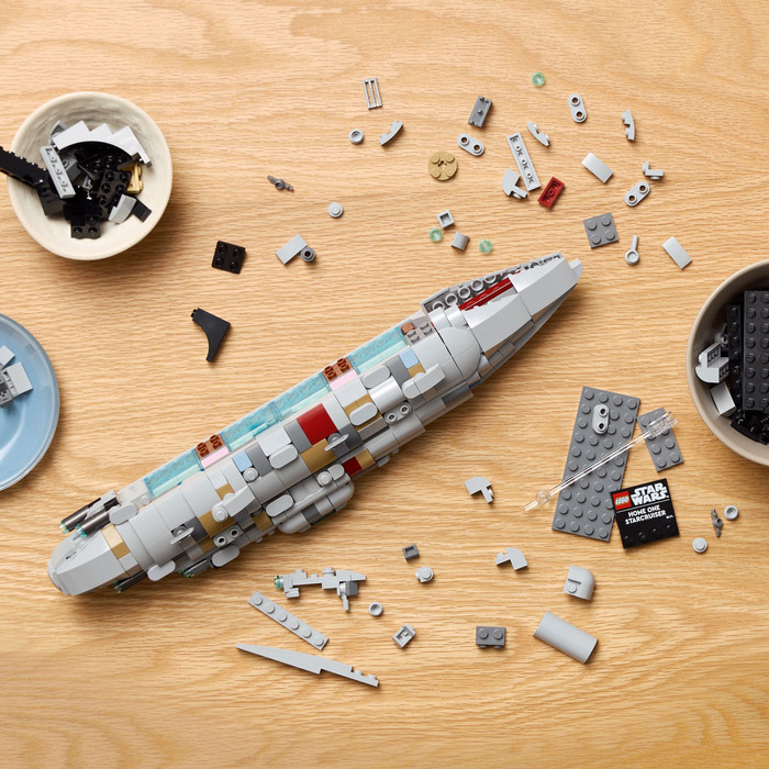 LEGO Star Wars Home One Starcruiser 75405 product in gebruik