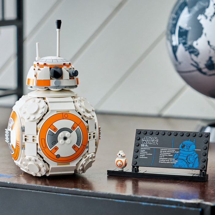 LEGO Star Wars BB-8 Astromech Droid 75452 product in use