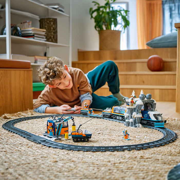 LEGO City Onderzoekstrein op de Noordpool 60470 product in gebruik