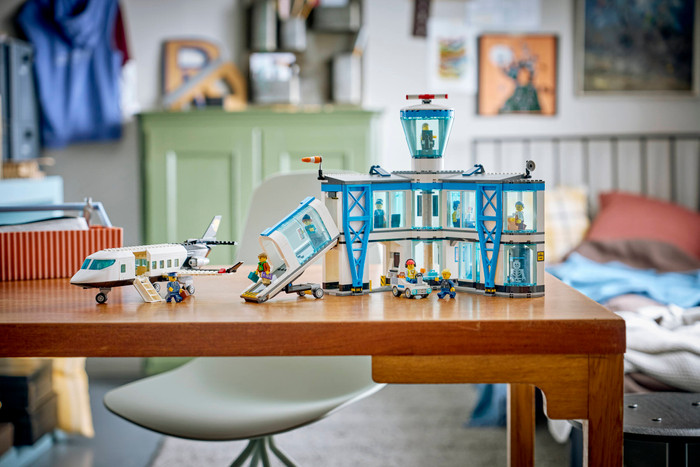 LEGO City Luchthaven met Vliegtuig 60502 product in gebruik