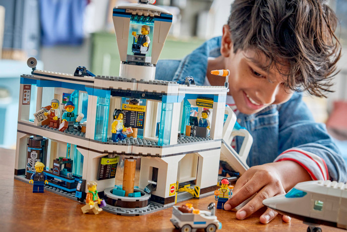LEGO City Luchthaven met Vliegtuig 60502 product in gebruik
