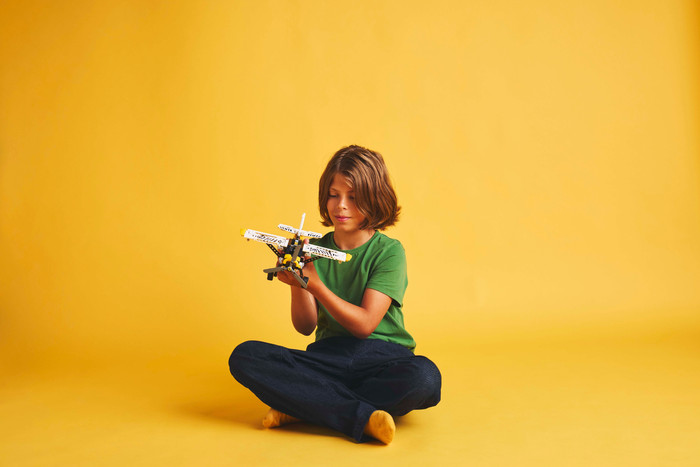 LEGO Technic junglevliegtuig 42198 product in gebruik