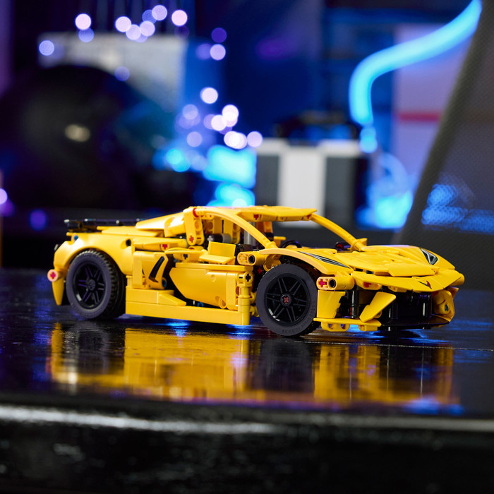 LEGO Technic Chevrolet Corvette Stingray 42205 product in gebruik