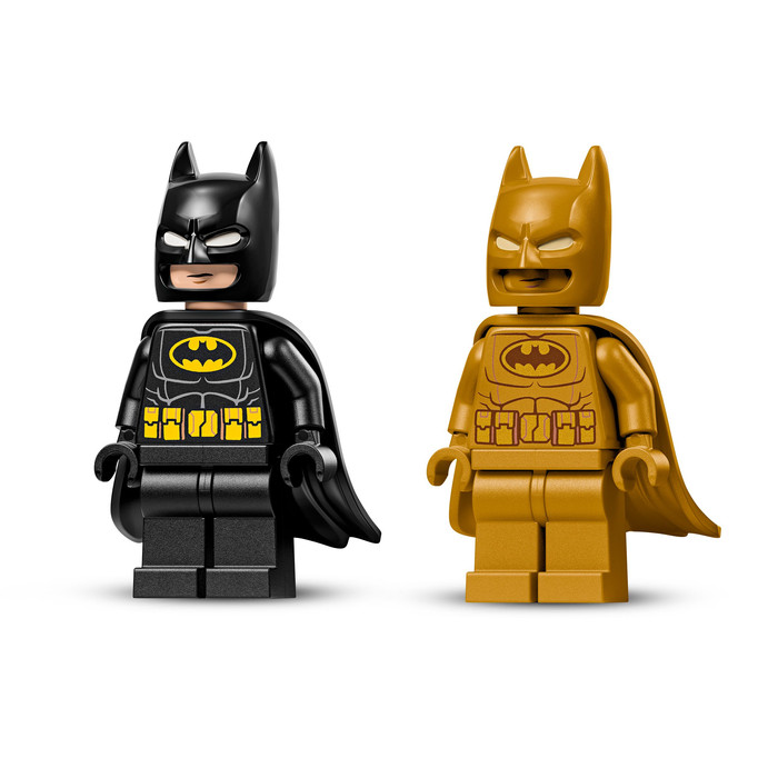 LEGO DC Batman Logo 76330 product in gebruik