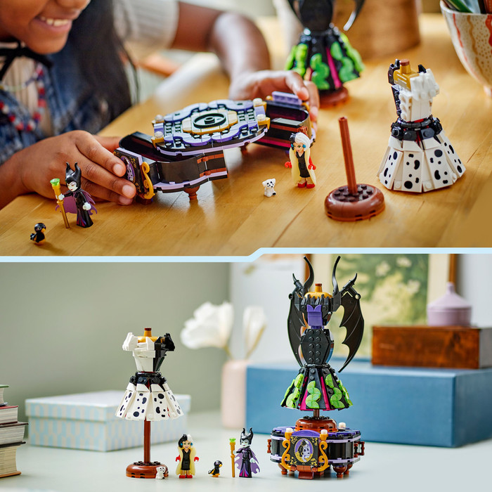 LEGO Disney de Jurken van Malificent en Cruella de Vil 43262 product in gebruik