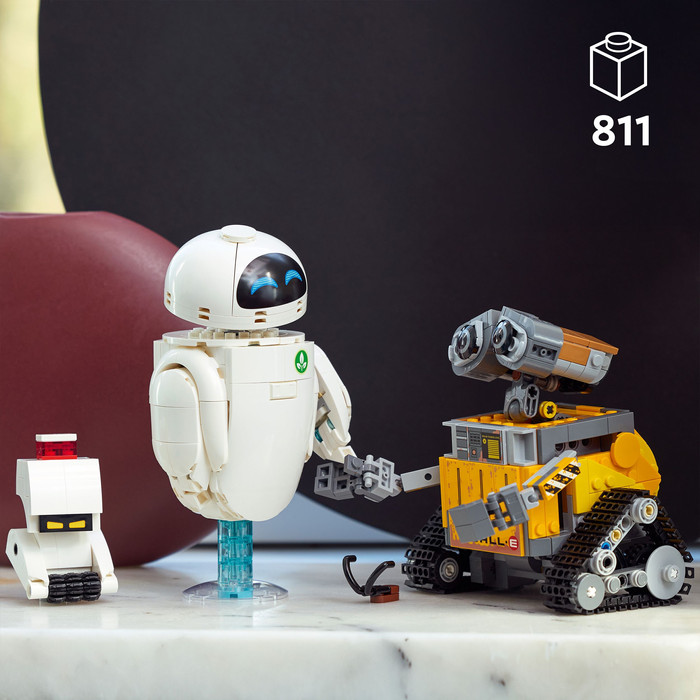 LEGO Disney Wall-E en EVE 43279 product in gebruik
