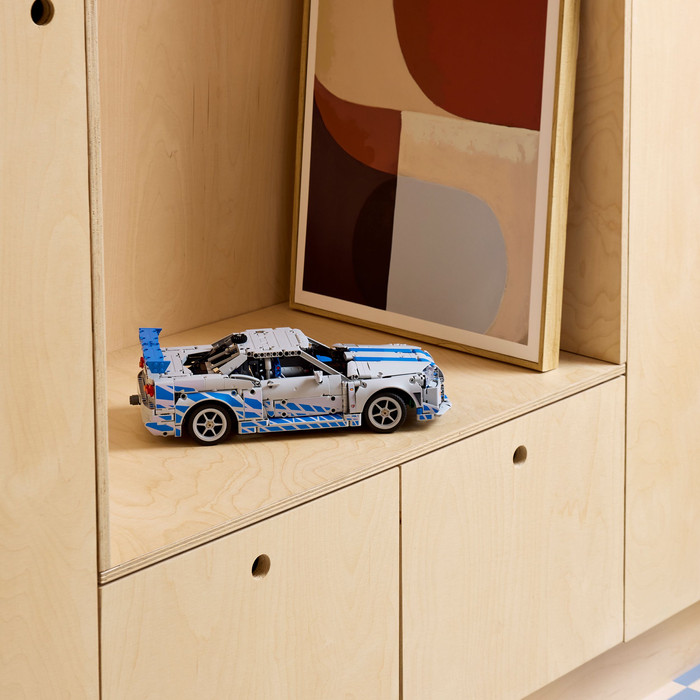 LEGO Technic 2 Fast 2 Furious Nissan Skyline GT-R (R34) auto 42210 product in gebruik
